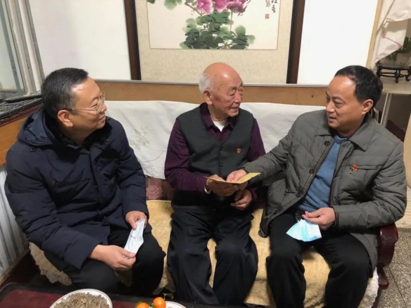 弘義集團(tuán)開(kāi)展春節(jié)前走訪(fǎng)慰問(wèn)生活困難黨員、老黨員、老干部活動(dòng)